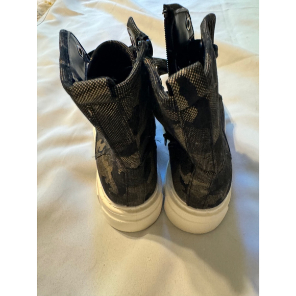 Revolve Combat Boots Rouge Helium Chunky Platform Camo Lace Up Size 8 - Picture 5 of 7